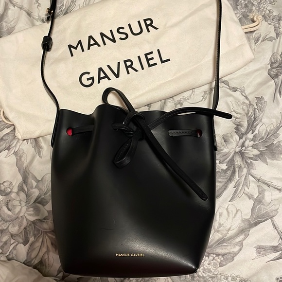LIKE NEW! Used only a few times! The popular Mansur Gavriel bucket